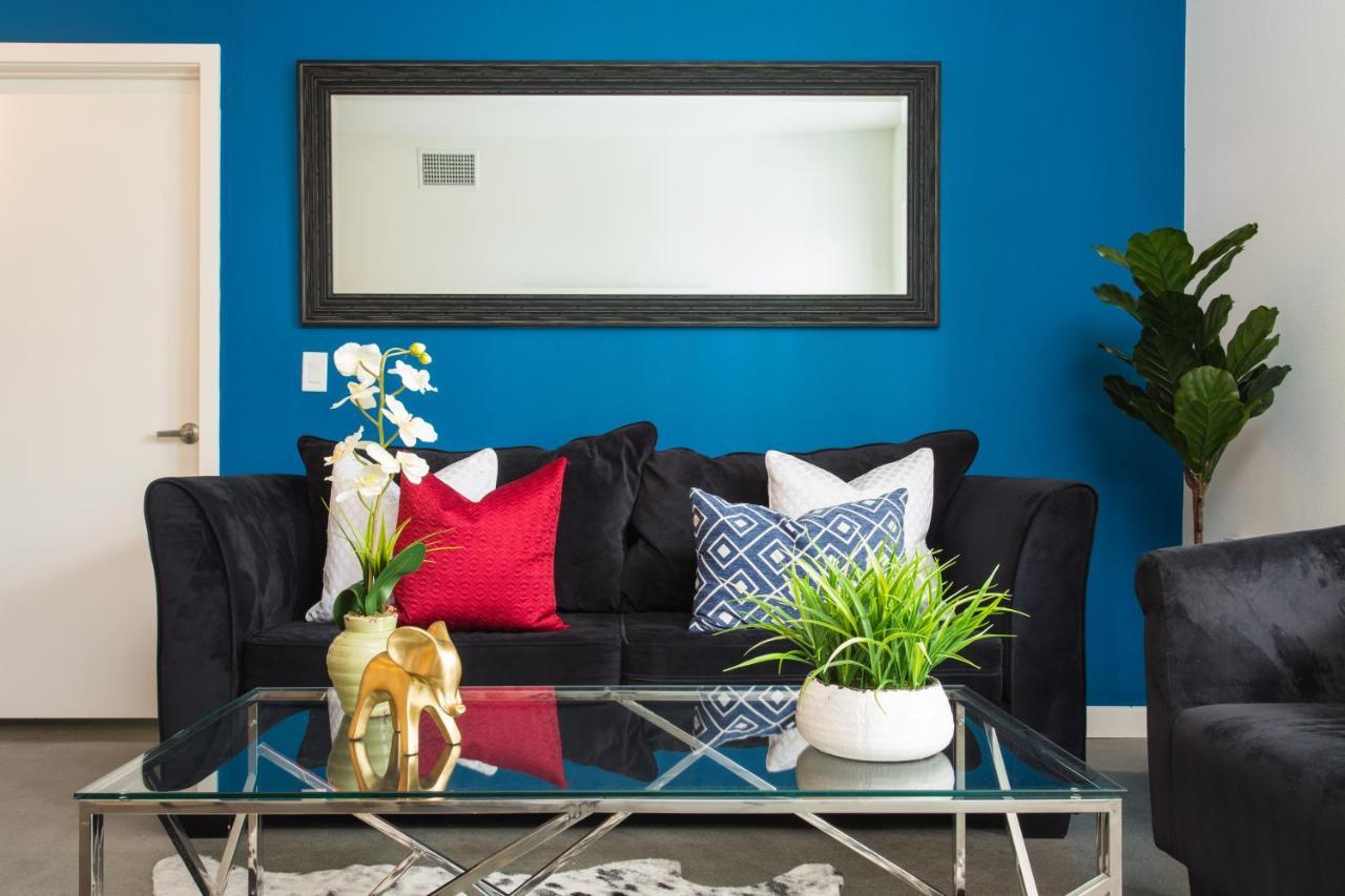 Aparthotel Downtown La Luxury Suites *