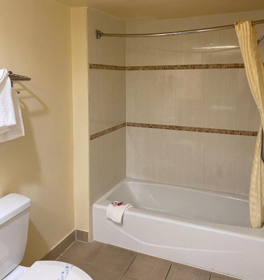 Hotel Travelodge By Wyndham Chatsworth Los Angeles