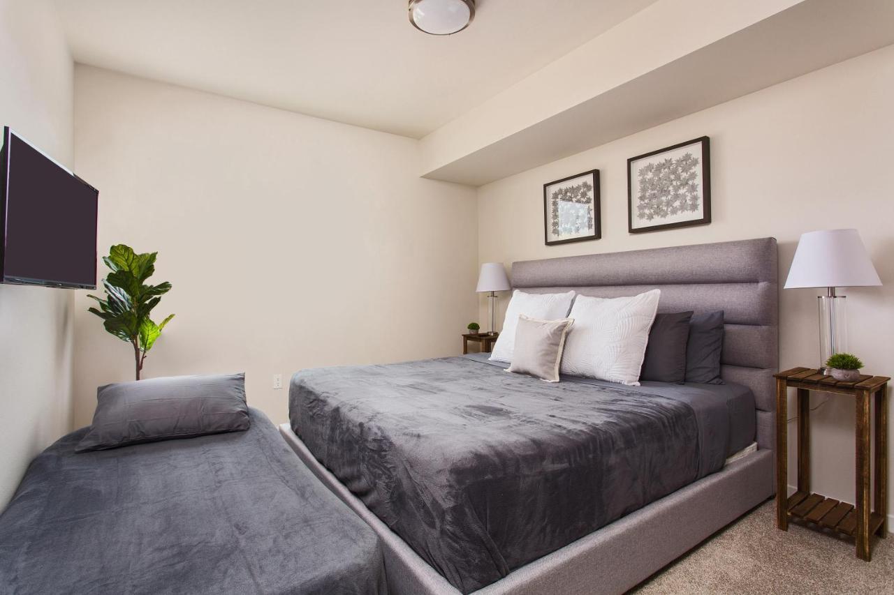 Aparthotel Downtown La Luxury Suites *