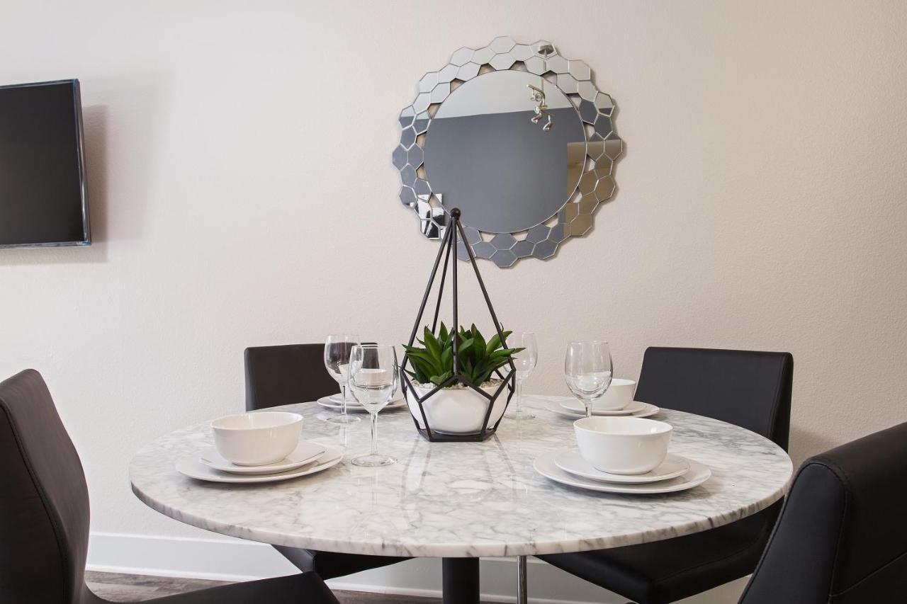 Aparthotel Downtown La Luxury Suites *