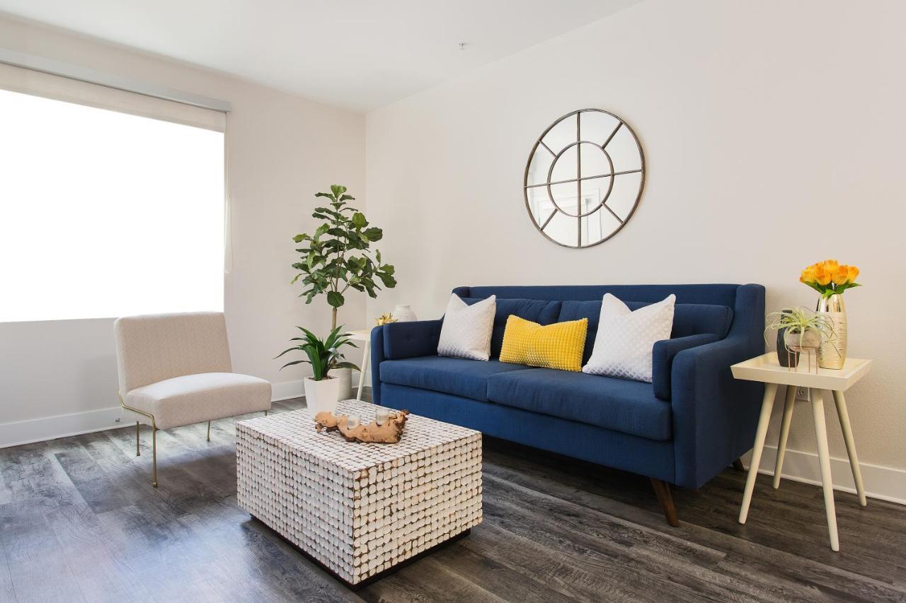 Hollywood Ultimate Suites *