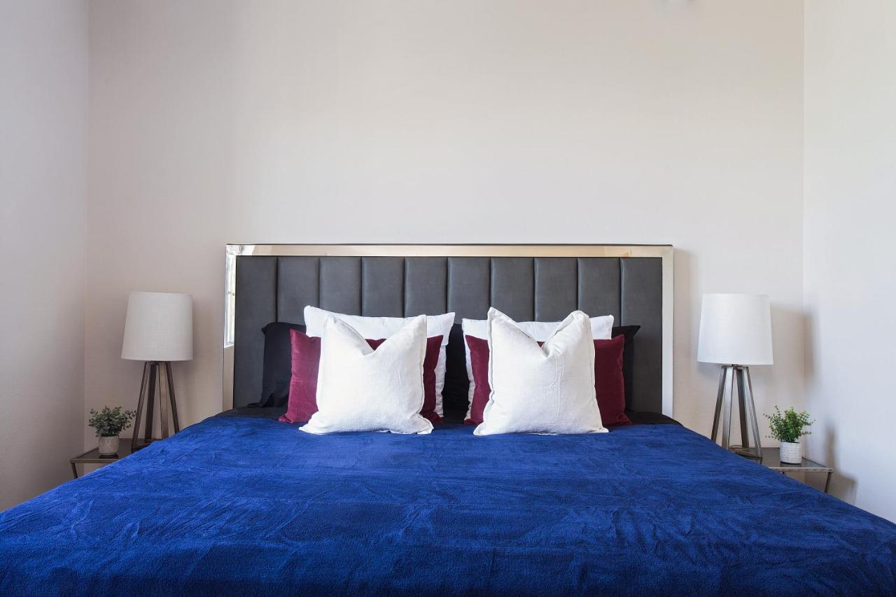Hollywood Ultimate Suites