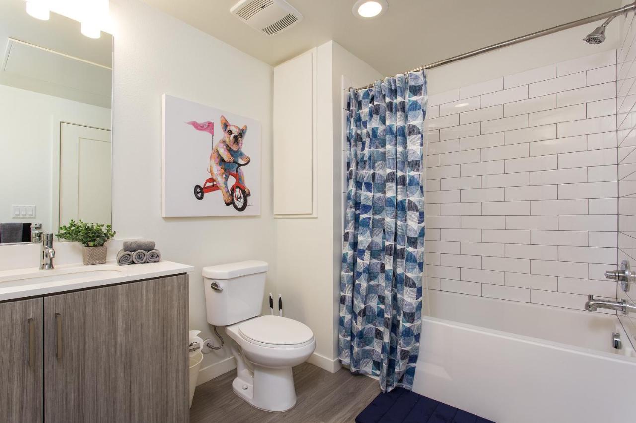 Hollywood Ultimate Suites