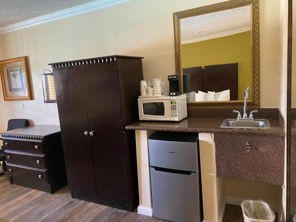 Travelodge By Wyndham Chatsworth