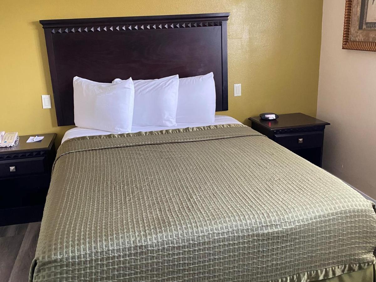 Hotel Travelodge By Wyndham Chatsworth Los Angeles