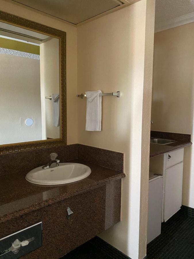 Hotel Travelodge By Wyndham Chatsworth
