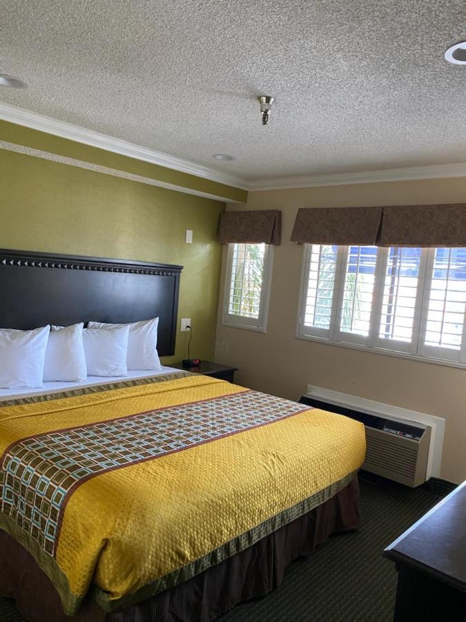 Travelodge By Wyndham Chatsworth 2*