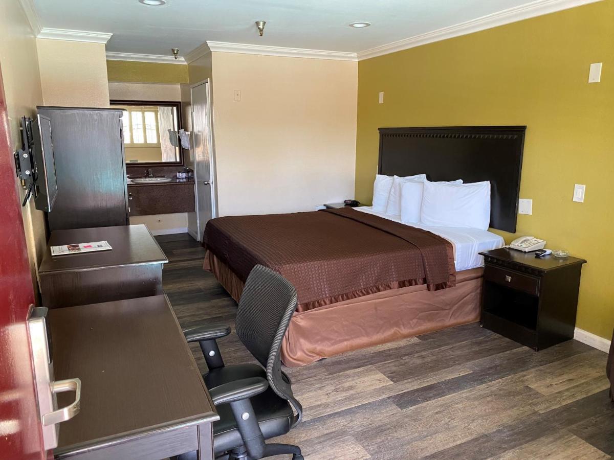 Travelodge By Wyndham Chatsworth Hotel 2*