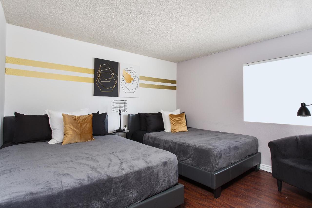 Hollywood Ultimate Suites