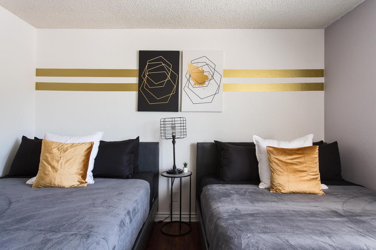 Hollywood Ultimate Suites