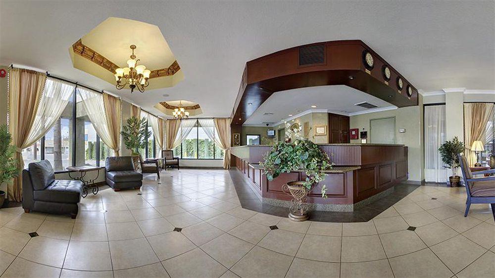 Howard Johnson By Wyndham Reseda & Hotel Los Angeles