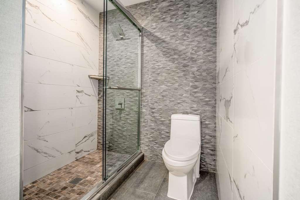 818 Pool, An Ascend Collection Member Hotel 2*