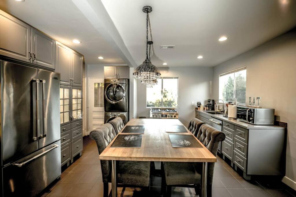 Beautiful Renovated 3bd 2ba Unit Near The Beverly Center, Beverly Hills Adjacent *
