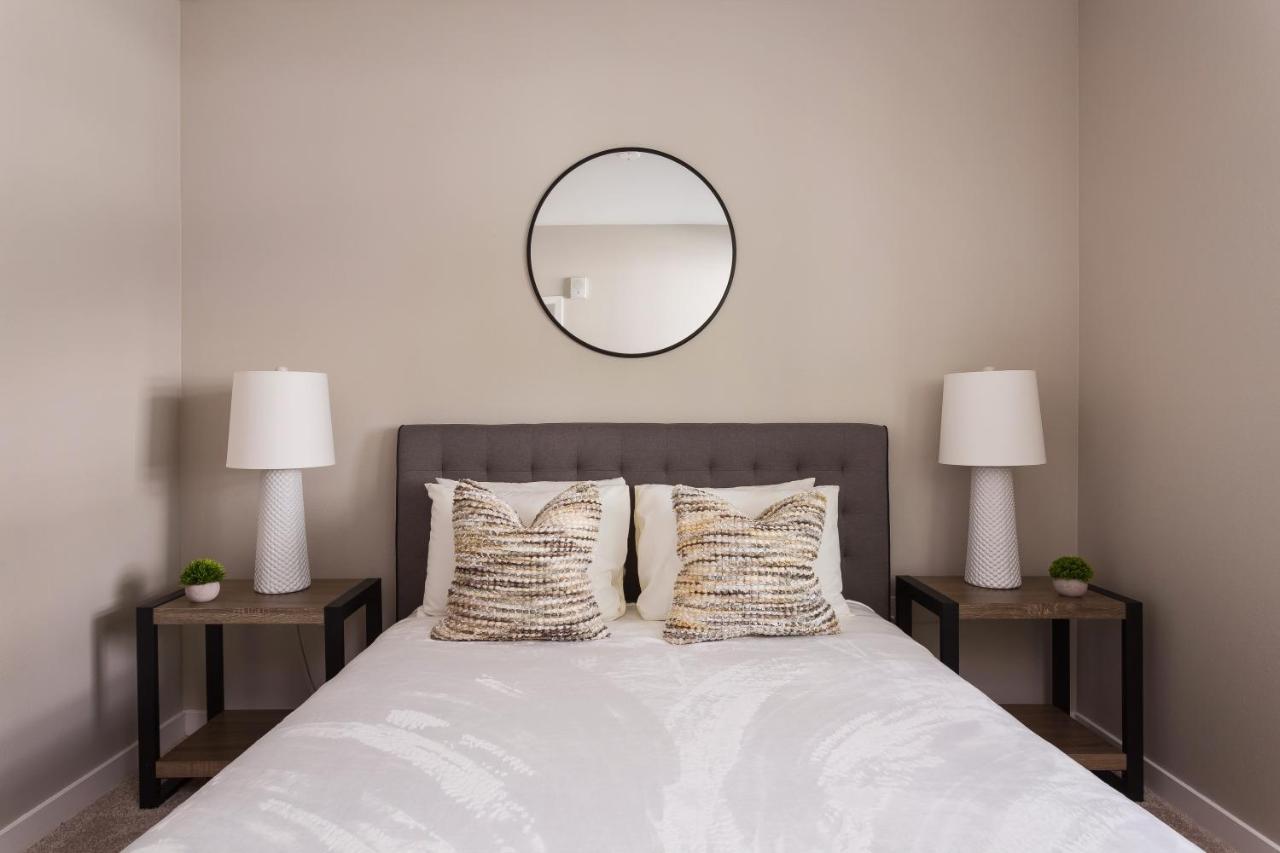 La Premium Suites Aparthotel