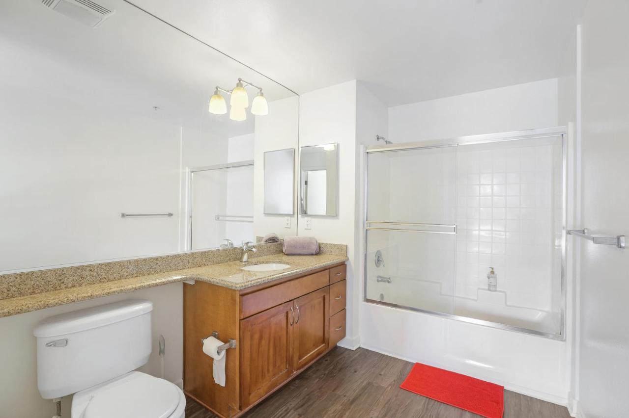 Beautiful 2bd 2bt In Amazing Location *