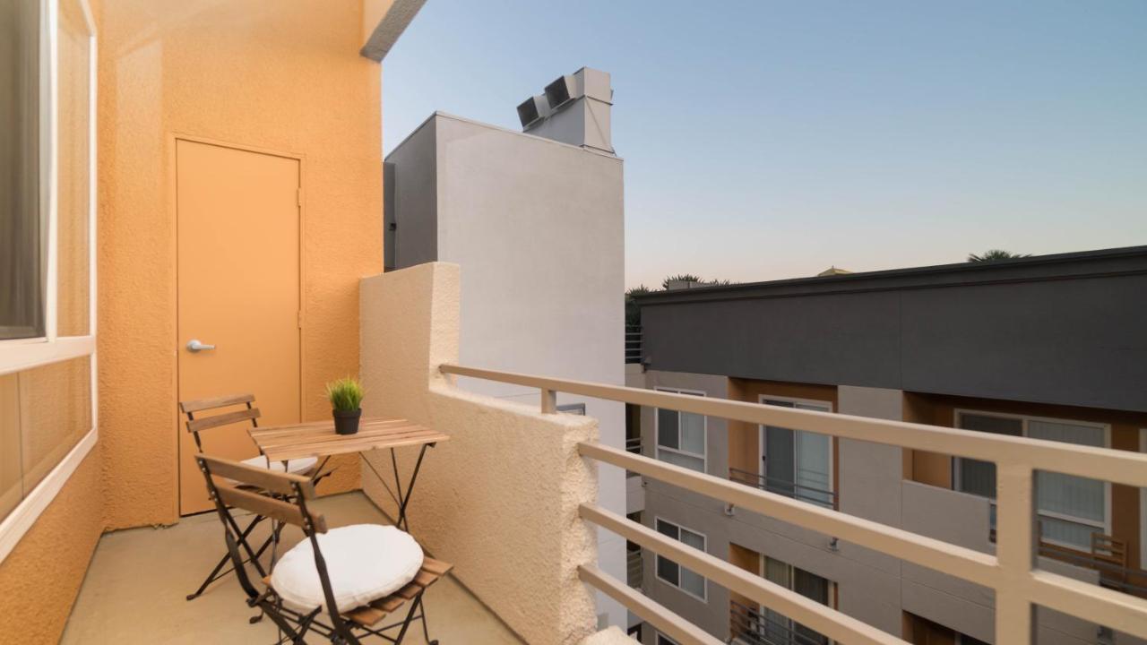 Aparthotel Integrity - Real Hollywood Experience *