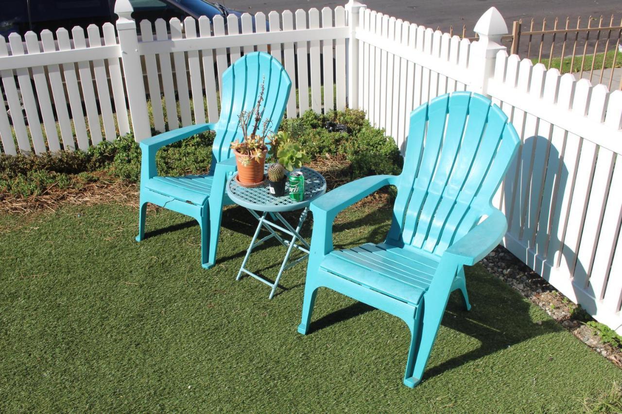240 Usc Turquoise House