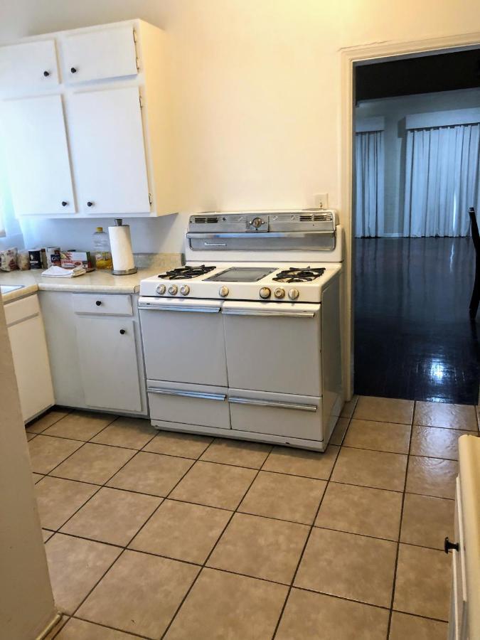 Luxury Furnished Apartment- Beverly Hills Adjacent, Lic 02984 Apartment Los Angeles
