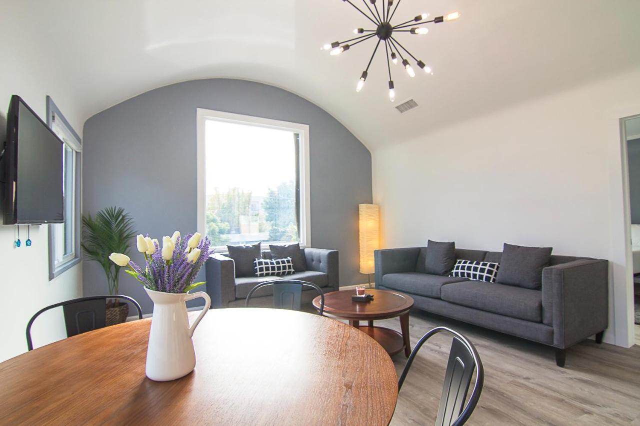 Penthouse Two At World Artists Living Los Angeles