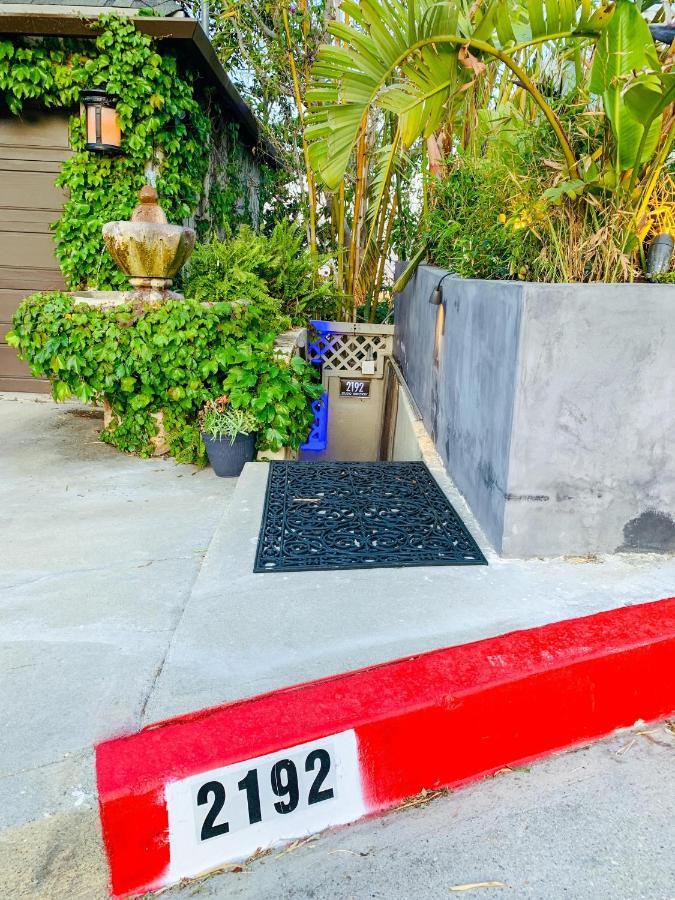 Hollywood Hills Jetliner Views At 1080 Hollywood Apartamento Los Angeles
