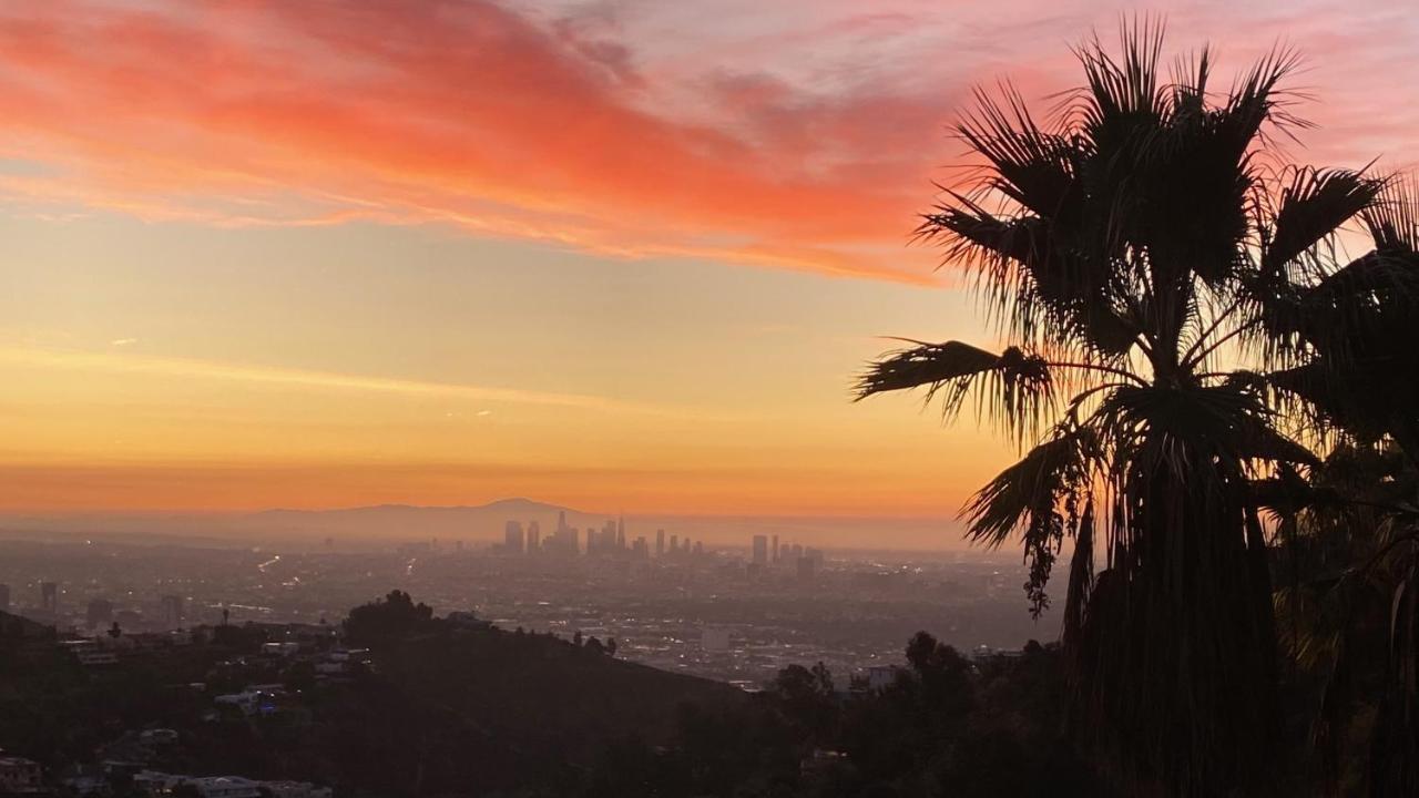 Hollywood Hills Jetliner Views At 1080 Hollywood Los Angeles