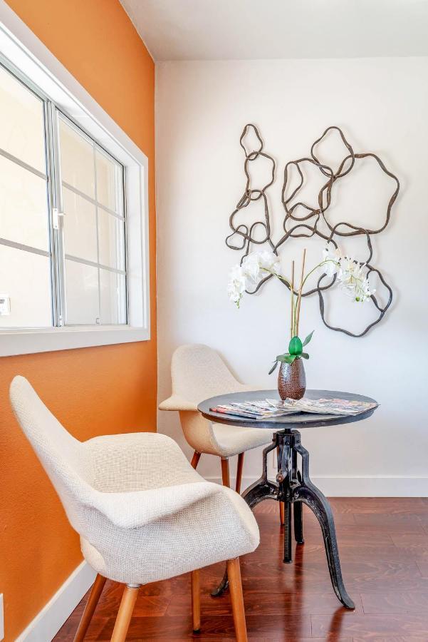 Beautifully Decorated Leimert Park Close To Usc And Lax Holiday home *
