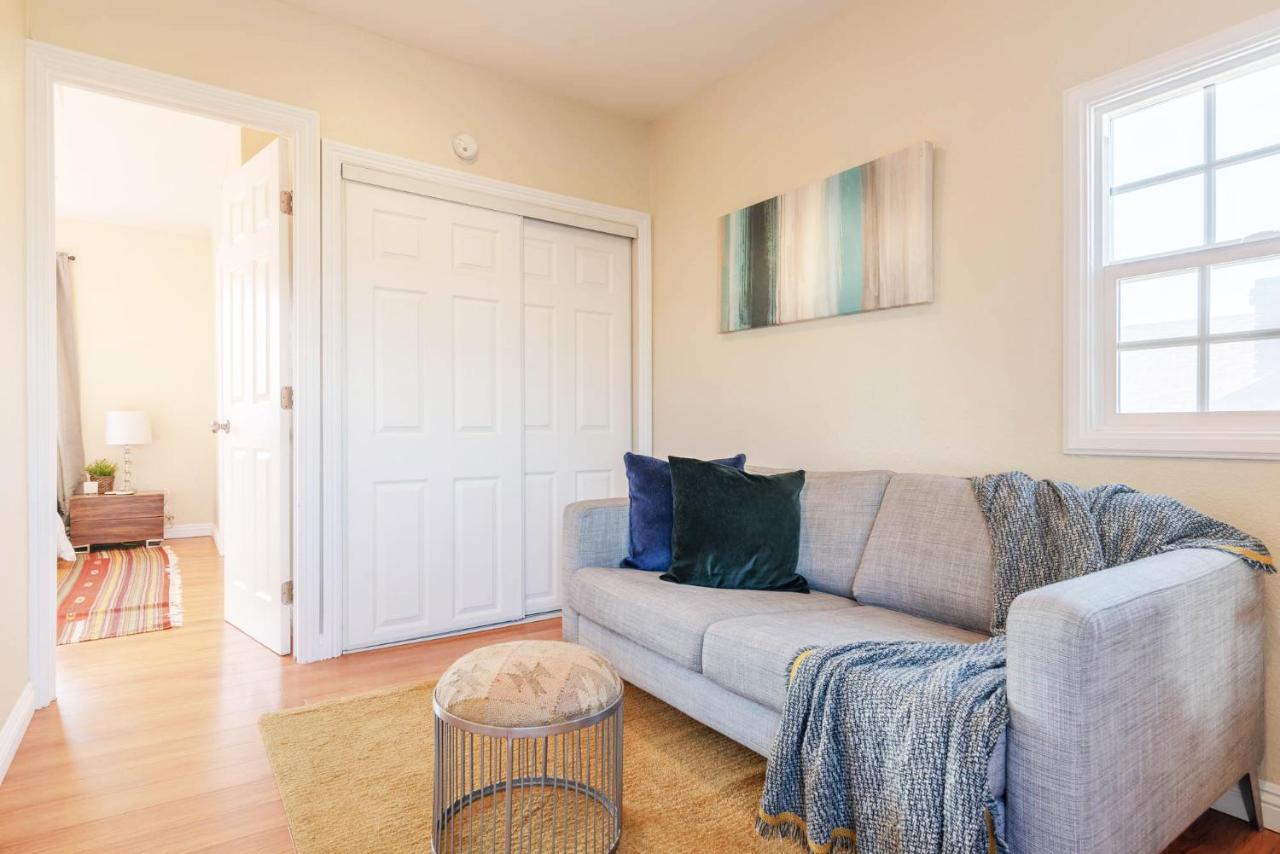 Beautifully Decorated Leimert Park Close To Usc And Lax Holiday home