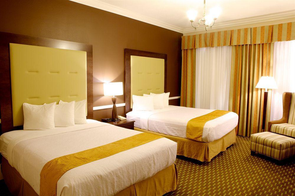 Best Western Plus San Pedro & 3*