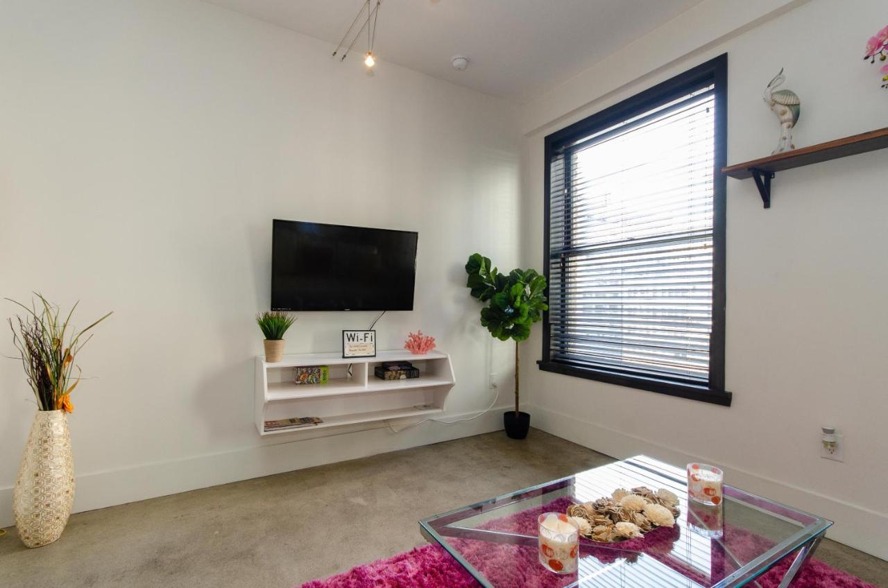 Fully Furnished Loft In Dtla Fashion District Apartment *
