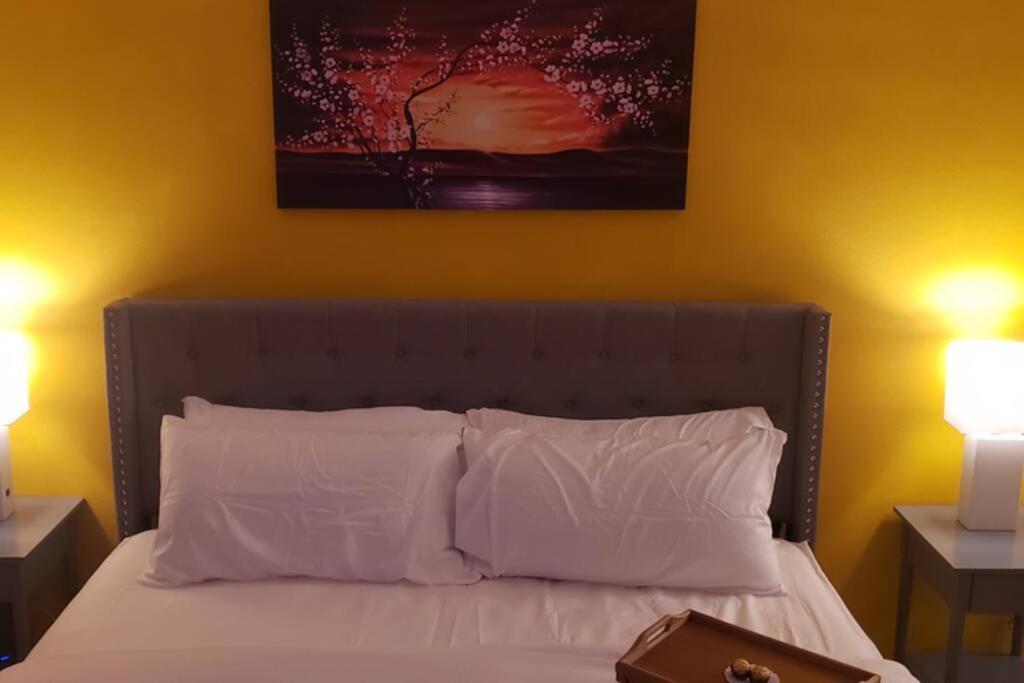 Lovely 2 Bedroom Near The Heart Of Hollywood *