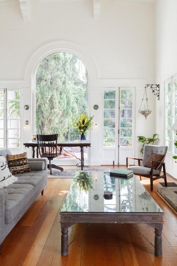 Villa Whitley House *