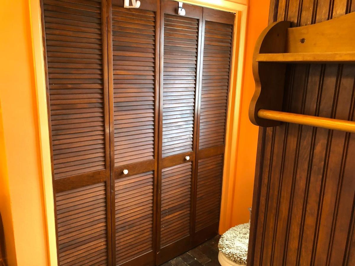 Private Entrance In The South Bay