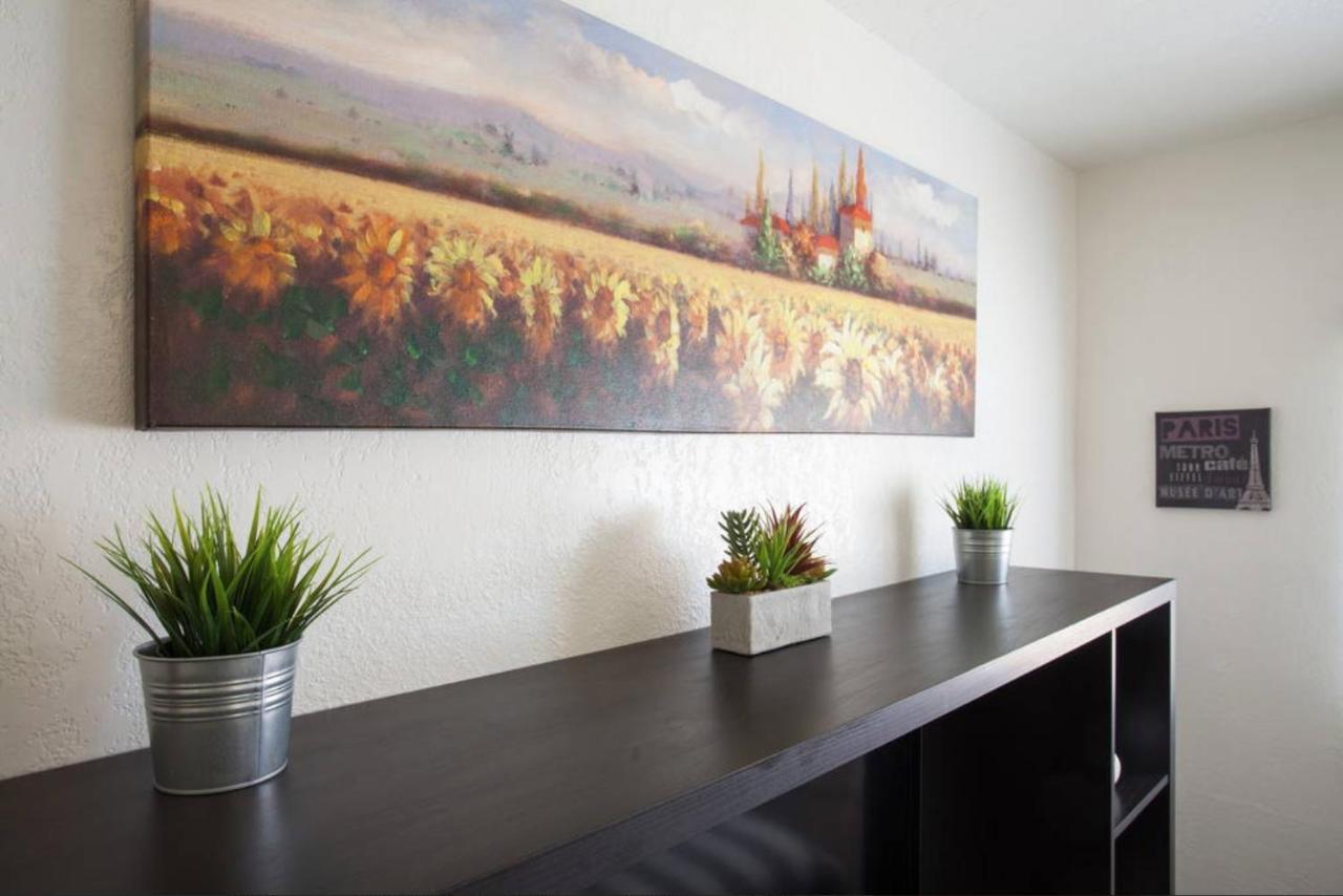 Hollywood Deluxe Suites *