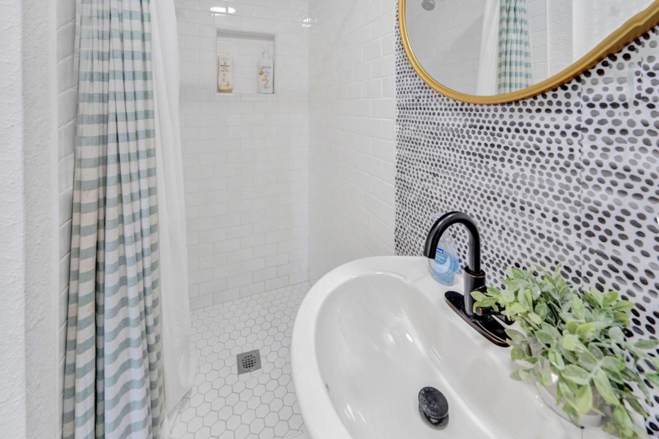 Casa de férias Charming Spanish Mid-century Gem Near Lax/beaches