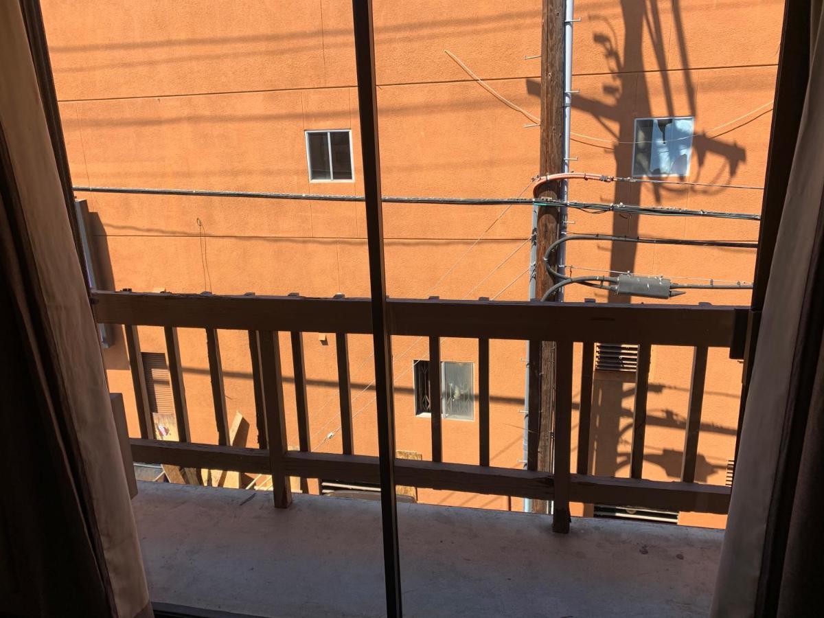 Large With Walk In Closet- C18 3* Los Angeles