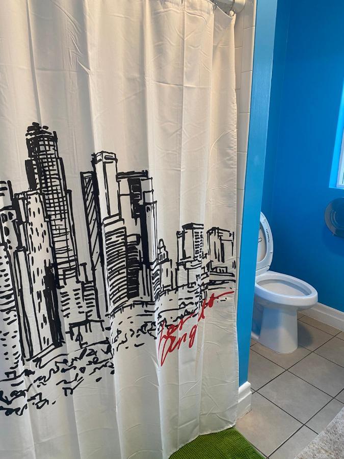 Private Angeles - Free Wifi, Ac, Tv, Private Fridge, Kitchen, Near Usc - Exposition Park - Usc Memorial Coliseum - Banc Of California Bmo Stadium - Downtown Angeles Dtla - Of Southern California Usc!! Hospedagem domiciliar Los Angeles