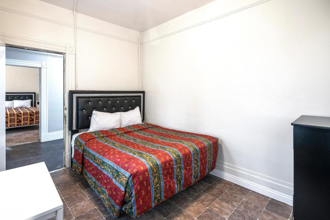 Mariachi Plaza Motel Los Angeles