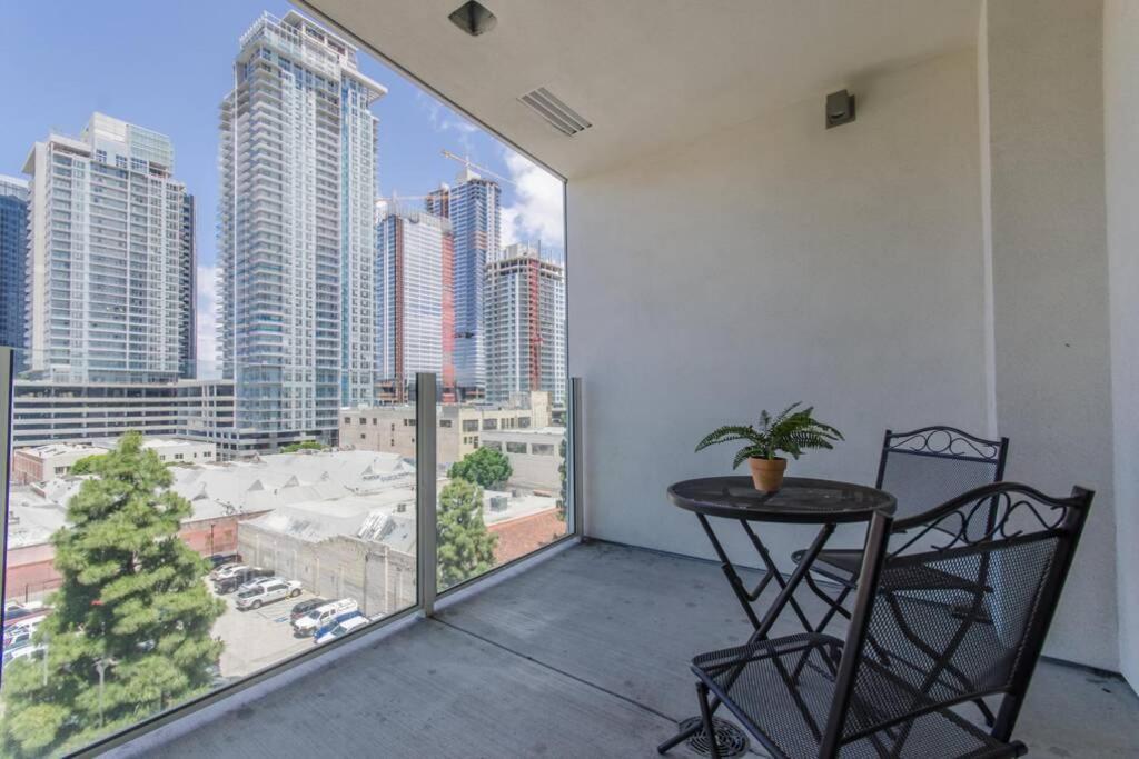 Luxury Highrise Living Downtown La