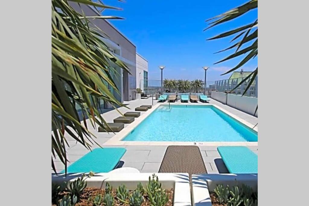 Apartment Luxury Highrise Living Downtown La *