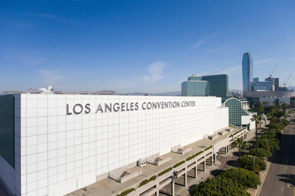 Apartment Luxury Highrise Living Downtown La Los Angeles