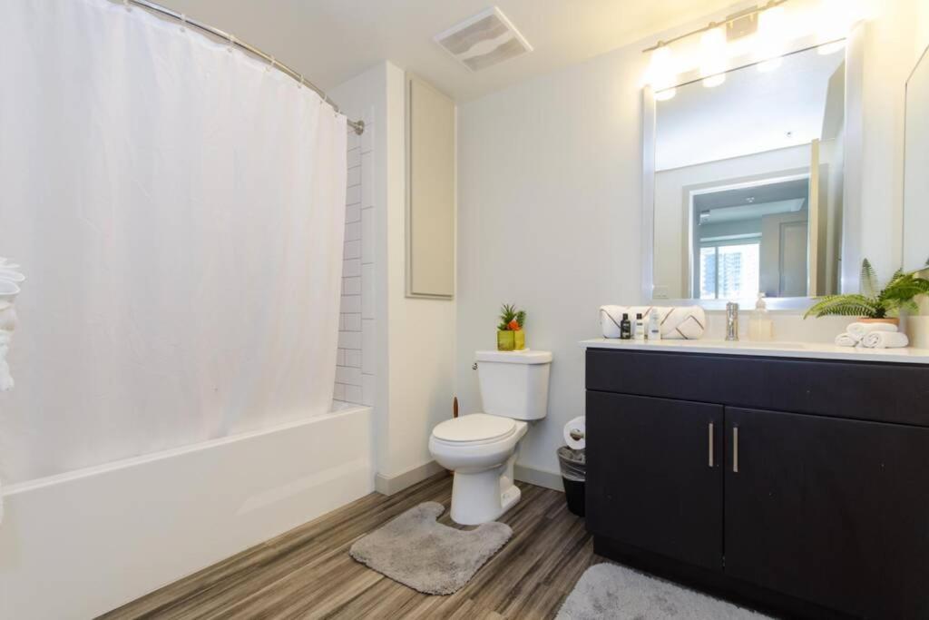Luxury Highrise Living Downtown La Apartment *
