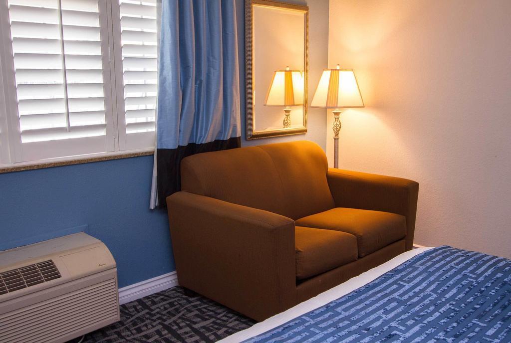 Regency In 2* Los Angeles