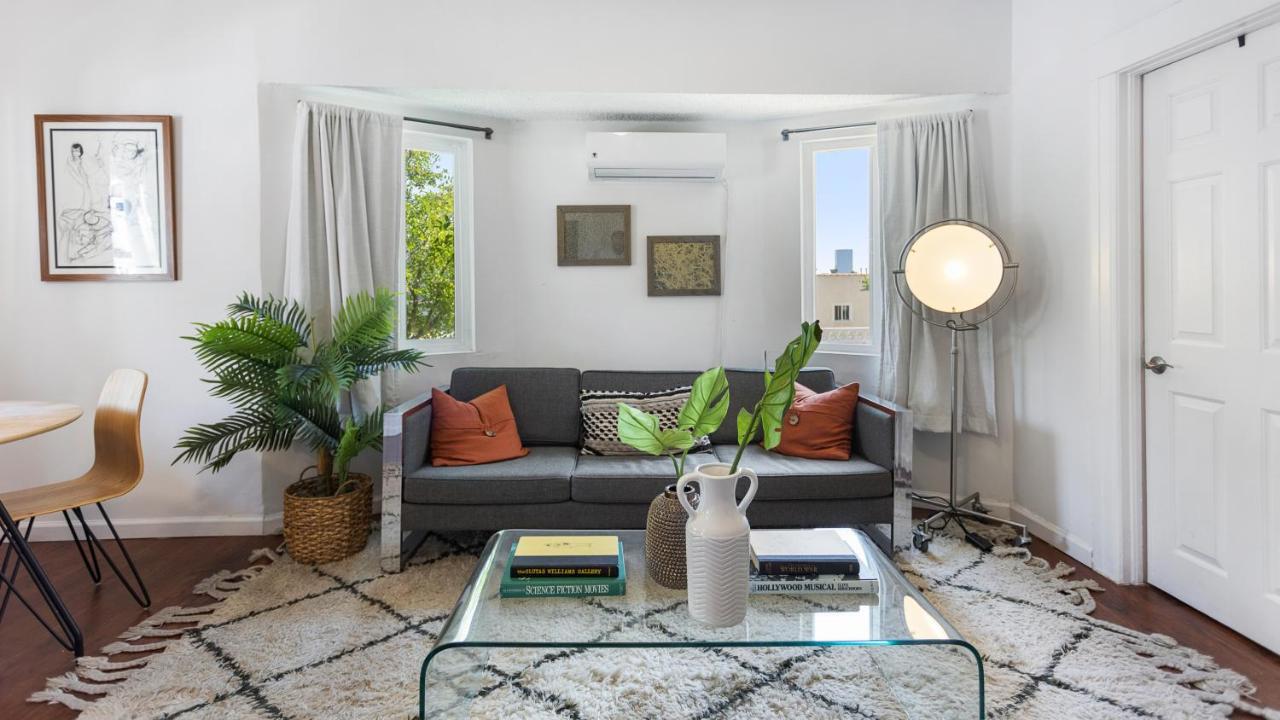 4br In Echo Park Apartment *