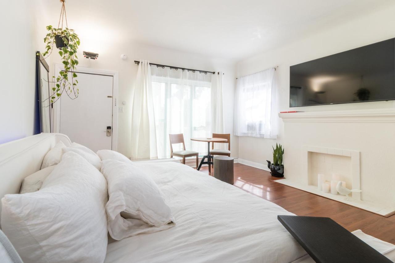 Sunny Boho Chic West Hollywood Flat! Apartment *