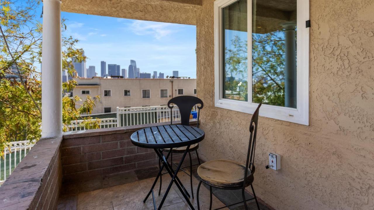 4br In Echo Park Apartment *