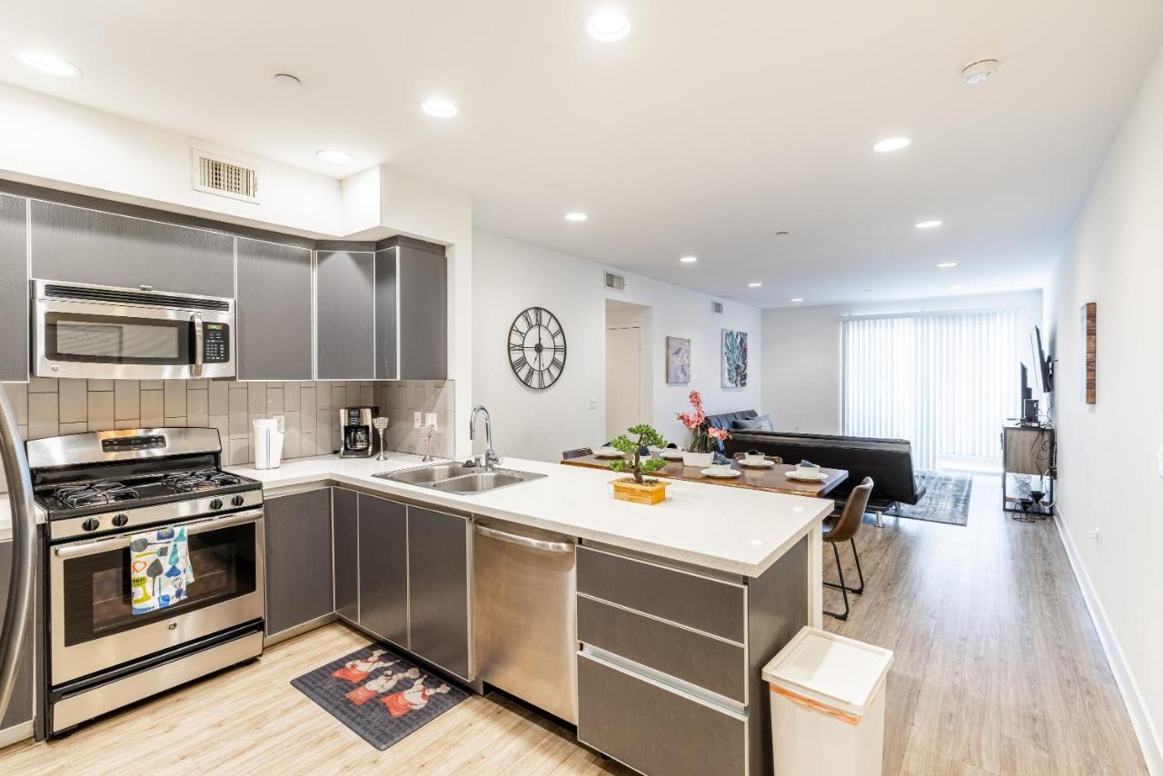 Apartment Heaven On Hollywood Furnished