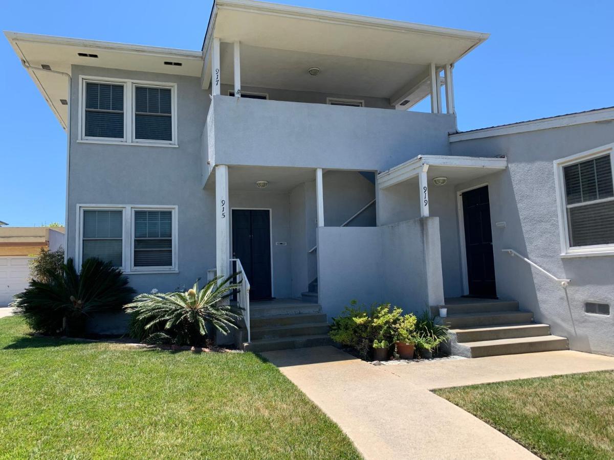 Rustling Leaves 2bd/1 Ba Upstairs Parking/laundry *