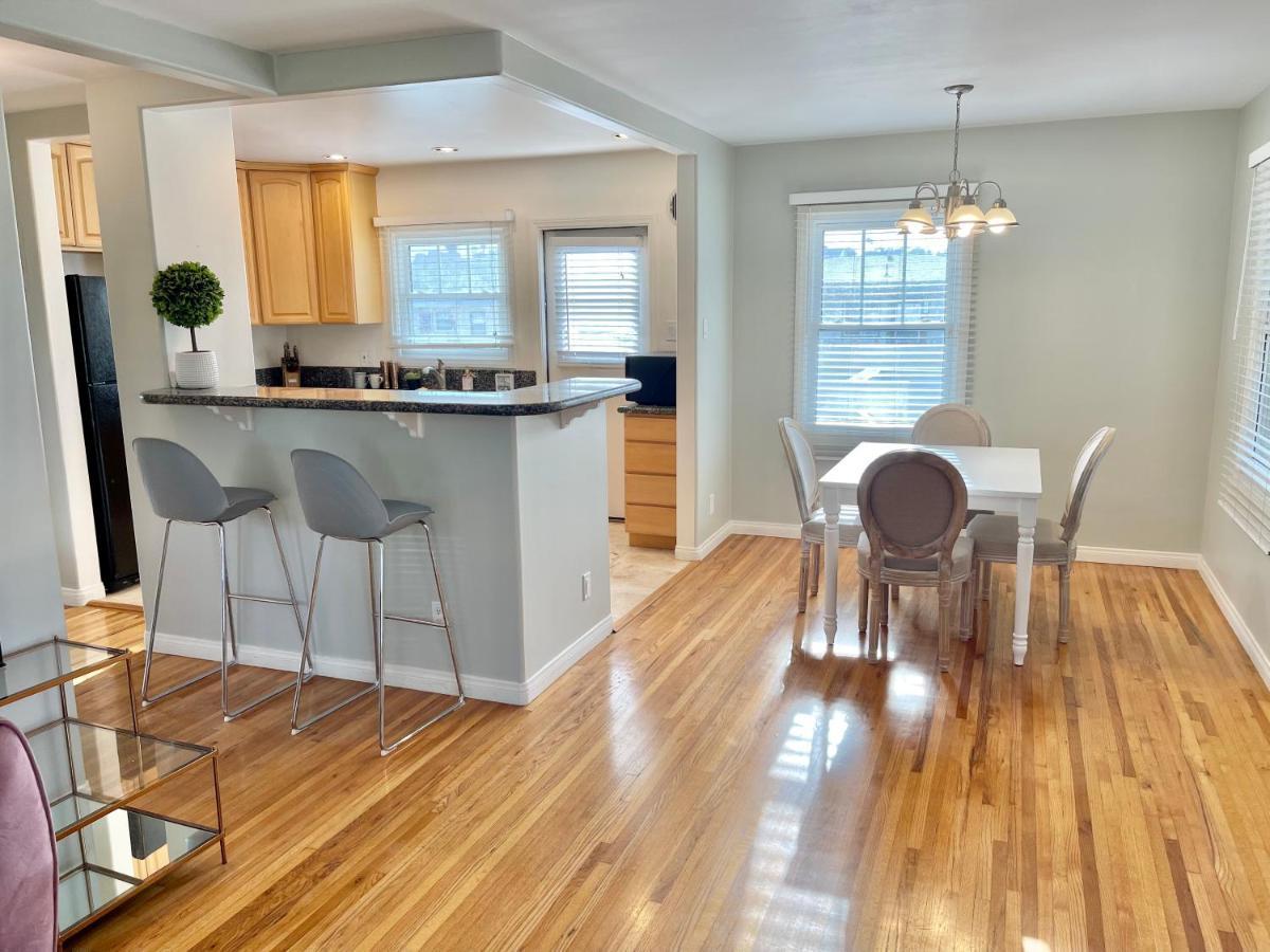 Apartment Rustling Leaves 2bd/1 Ba Upstairs Parking/laundry *