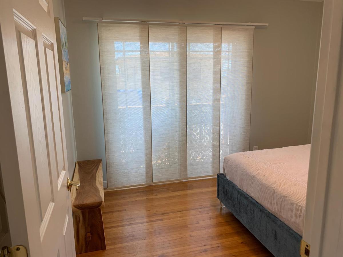 Rustling Leaves 2bd/1 Ba Upstairs Parking/laundry * Los Angeles