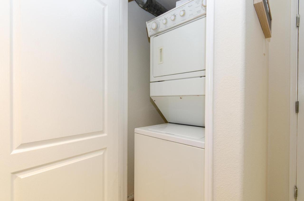 Located Perfectly 2 Bedroom Downtown Los Angeles Los Angeles